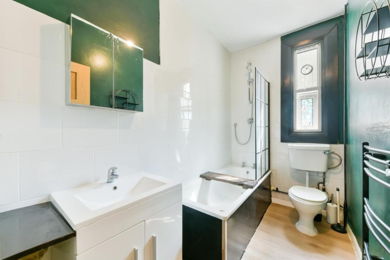 Cozy 1-Bed Apartment In Brixton ลอนดอน ภายนอก รูปภาพ