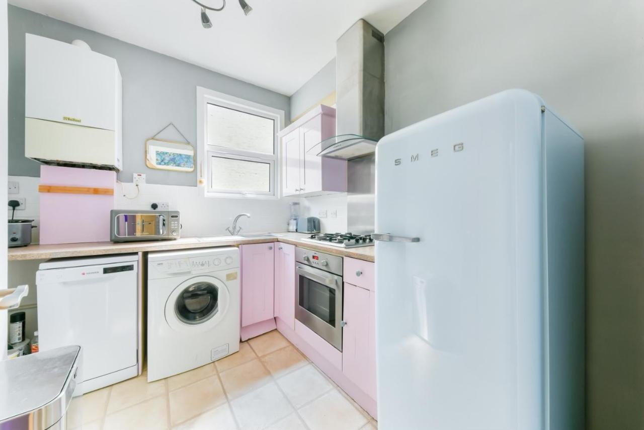 Cozy 1-Bed Apartment In Brixton ลอนดอน ภายนอก รูปภาพ