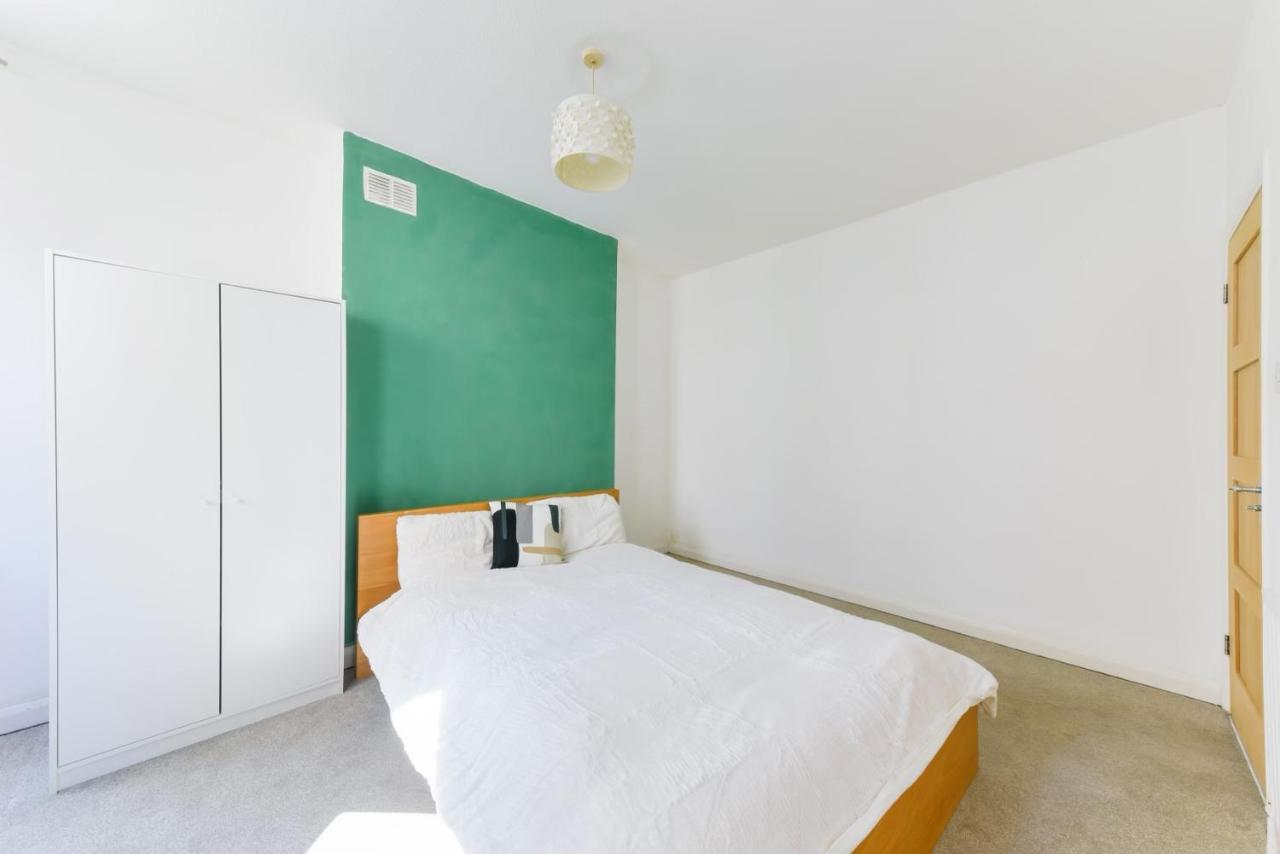 Cozy 1-Bed Apartment In Brixton ลอนดอน ภายนอก รูปภาพ